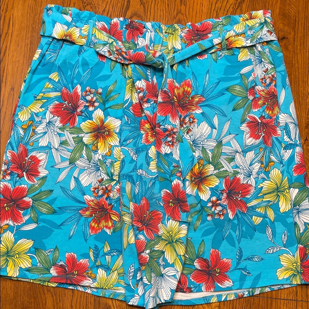 NWOT Floral Paperbag Women's Shorts